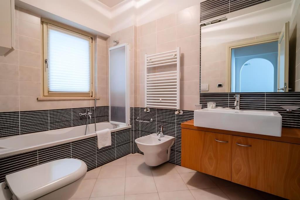 5 Min From Trastevere Chic Rome