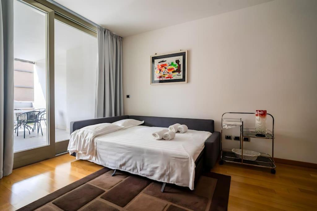5 Min From Trastevere Chic Apartment Rome