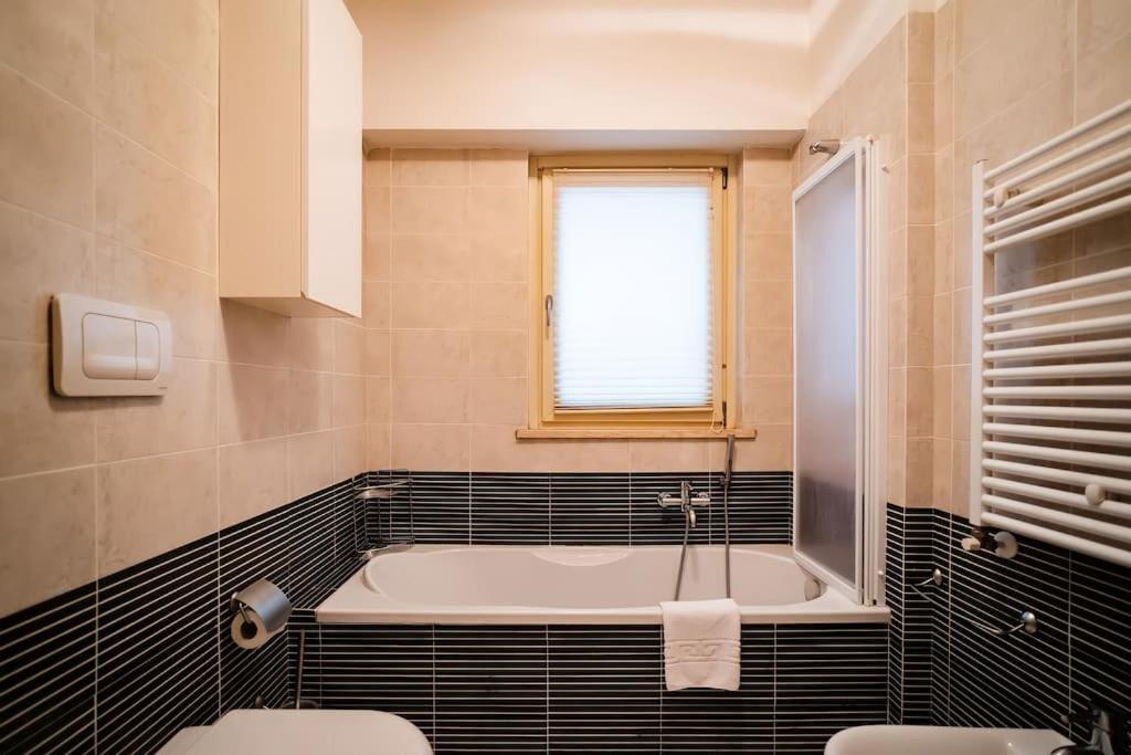 5 Min From Trastevere Chic Rome